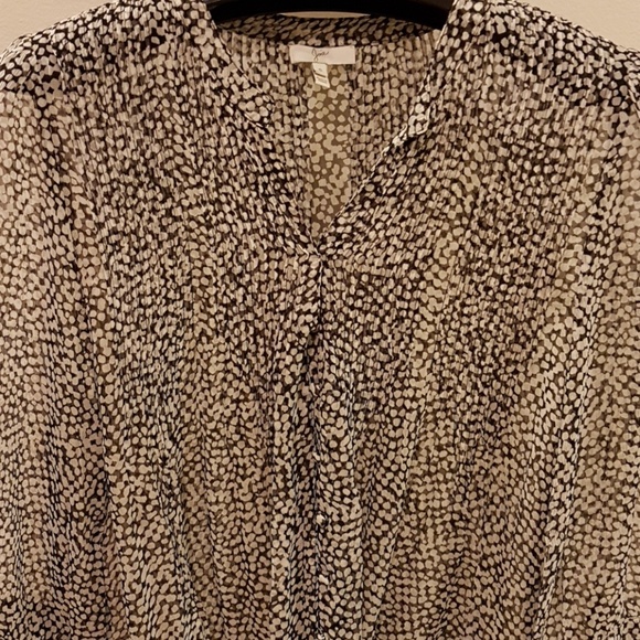 Top - Picture 2 of 3